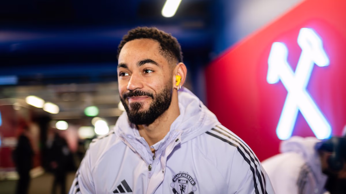 West Ham vs Manchester United - Premier League LIVE: Latest score, team news and updates as Red Devils bid to make it FIVE straight league wins - as viral fan braces himself for first haircut in nearly 500 DAYS