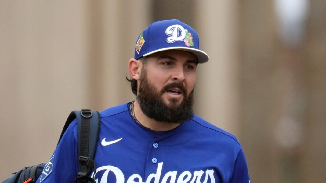 What happened to Alex Vesia's baby? Dodgers reliever speaks publicly for 1st time since daughter's death