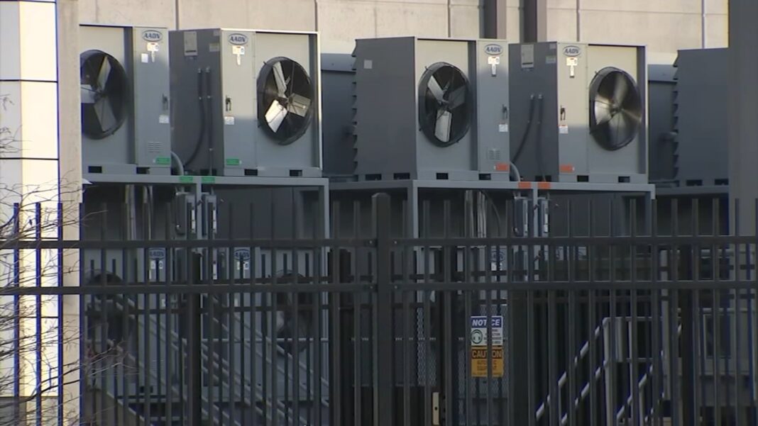 What is a data center? Expect more data centers in Illinois, like CyrusOne in Aurora, IL, amid noise, electric bill complaints