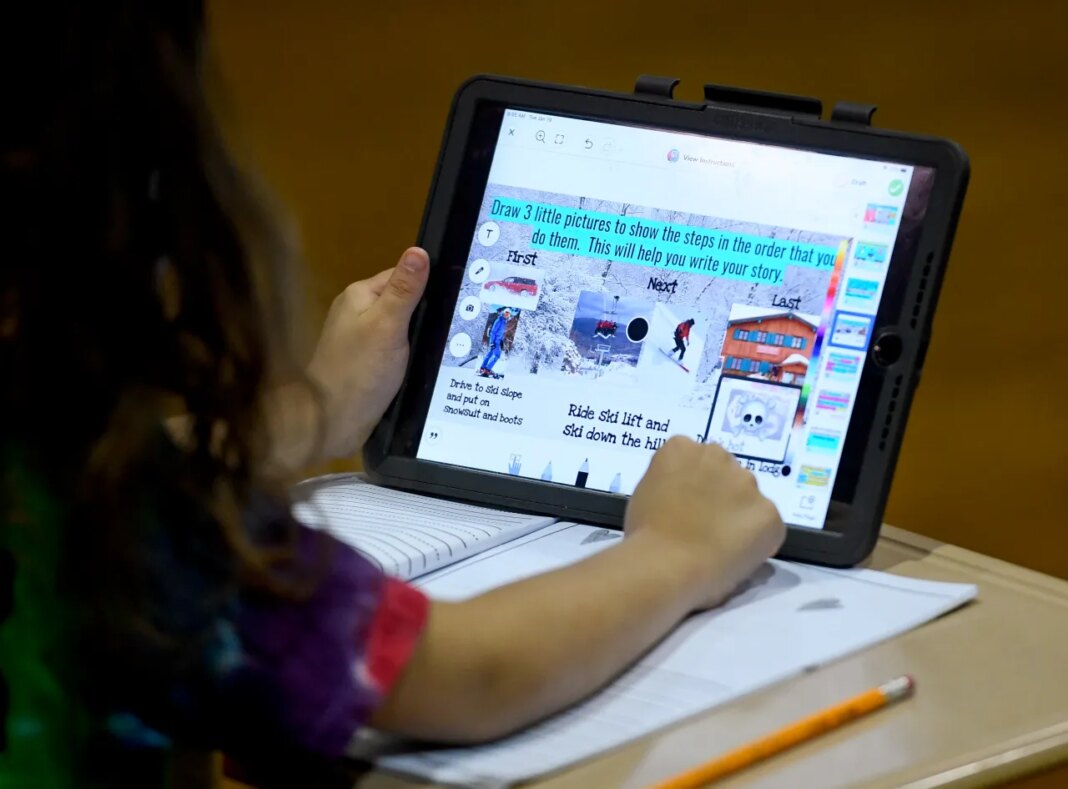 What schools have canceled class or switched to online learning Monday?