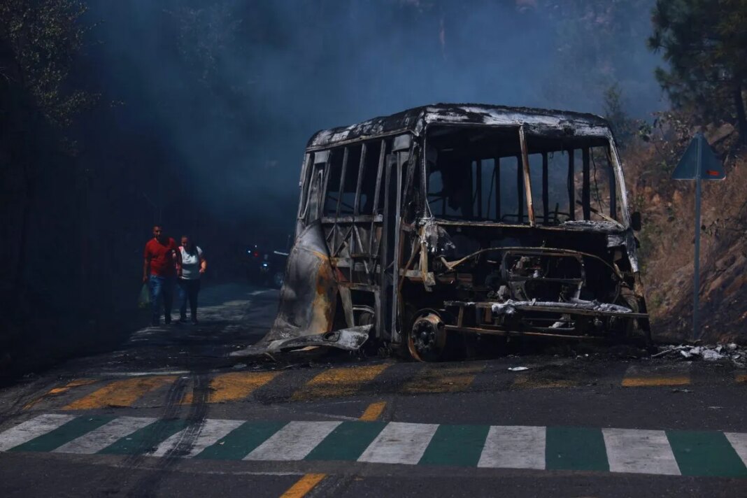 Where in Mexico are US travelers currently banned or told to avoid?