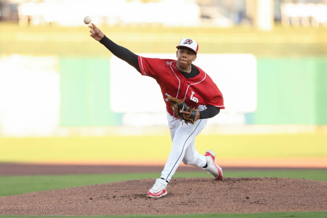 Will new Cardinals prospect Jurrangelo Cijntje continue to switch-pitch?