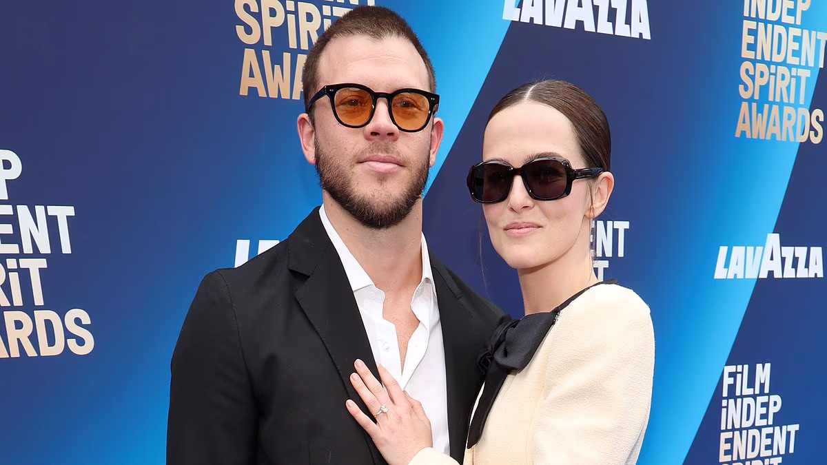 Zoey Deutch wears chic bow-tie dress at Independent Spirit Awards