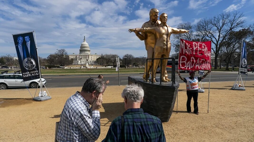 'Titanic'-inspired statue featuring likenesses of Trump, Jeffrey Epstein appears on National Mall