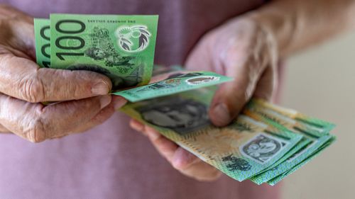 $100 banknotes stock