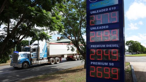 SMH Aberdeen resident, Chris Gibbs, AOM earthmoving services filling up his truck  with Diesel fuel at Metro Petrol station in Aberdeen. story on Fuel prices. 
