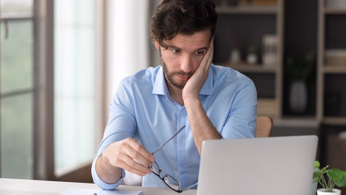 Aussies slam 'new office rule' that's quietly creeping into your email inbox: 'I honestly thought he was joking'