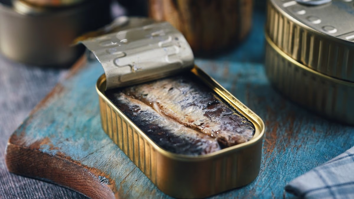 Can you really lose weight but eating ONLY tinned fish for three days?