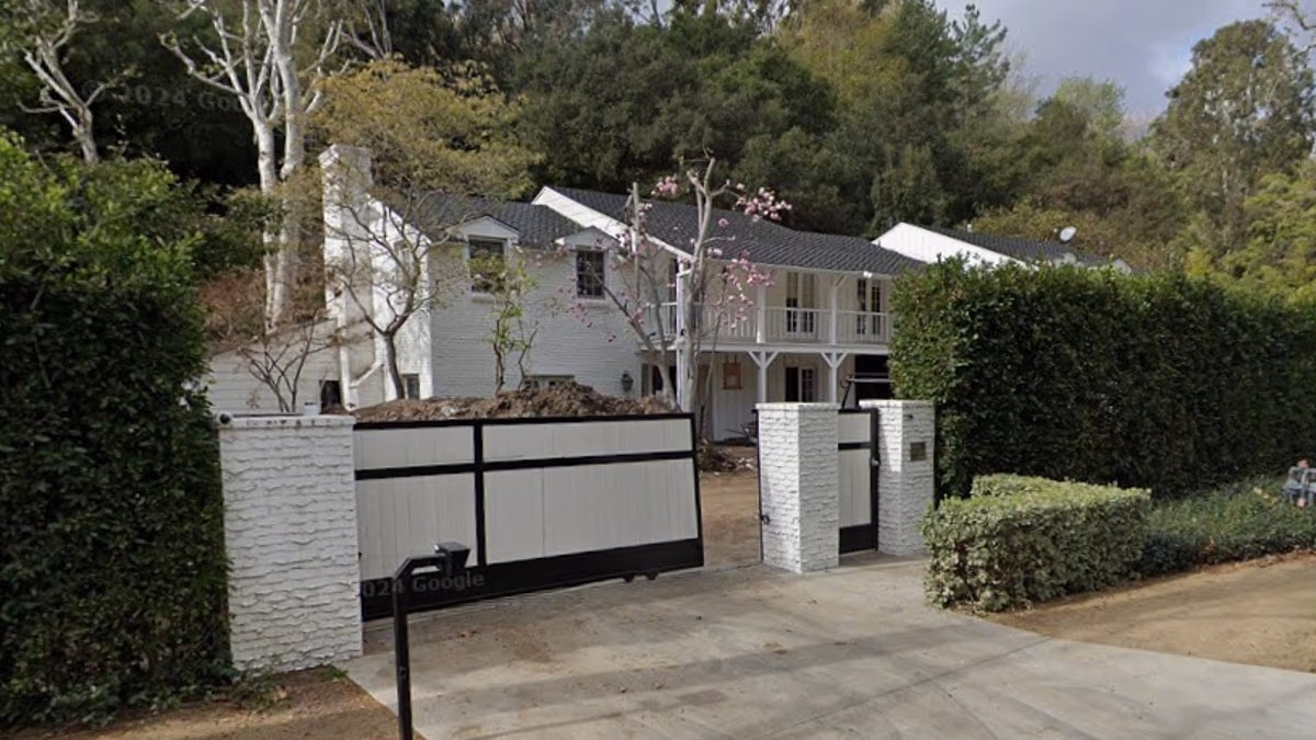 Chelsea Handler slams RFK Jr. for selling her 'unlivable' mansion