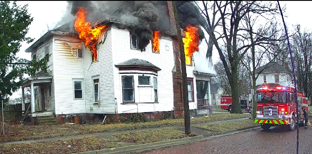 Decatur Fire Dept. investigating abandoned house fire