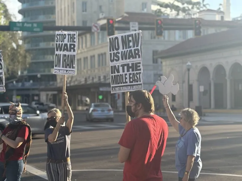 Demonstrators rally in St. Petersburg against strikes on Iran