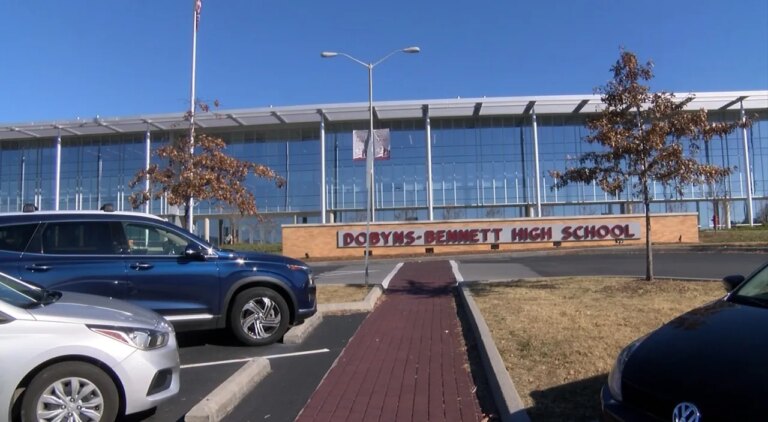 Dobyns-Bennett High School Honored with Prestigious TN Voter Registration Award for Civic Engagement Excellence