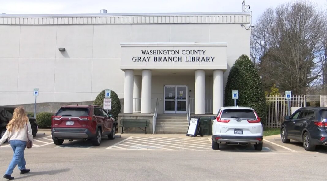Gray Branch Library hosts soft opening