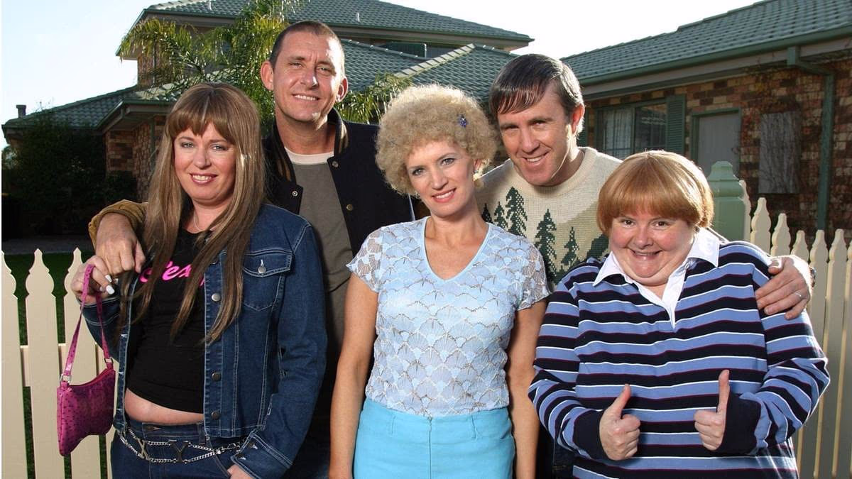 Heartbreak as beloved Kath & Kim legend dies following cancer battle