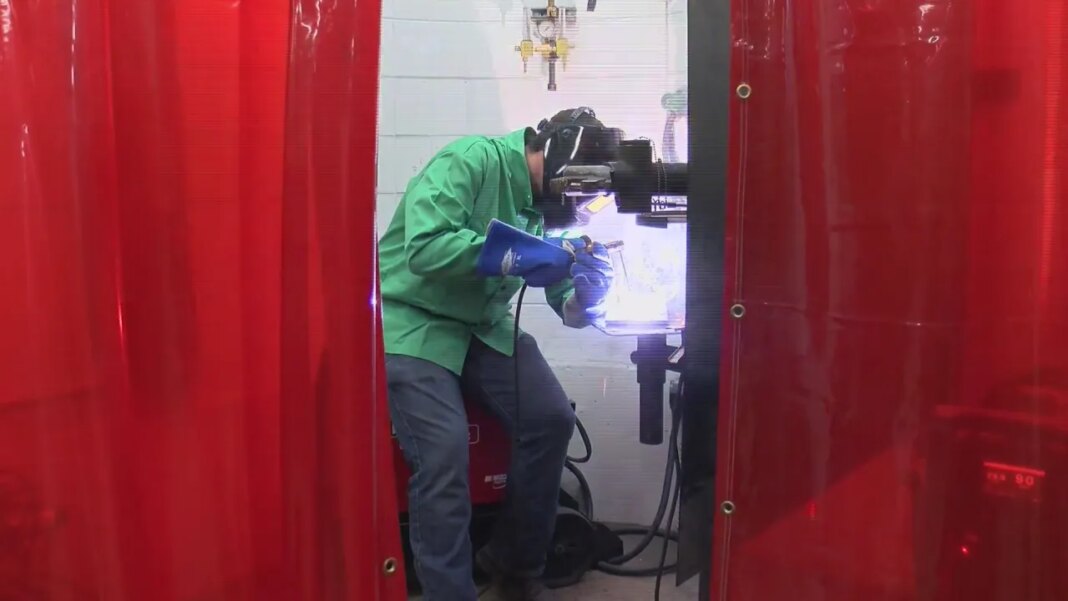 High schoolers compete in first-ever Lake Land College welding competition 