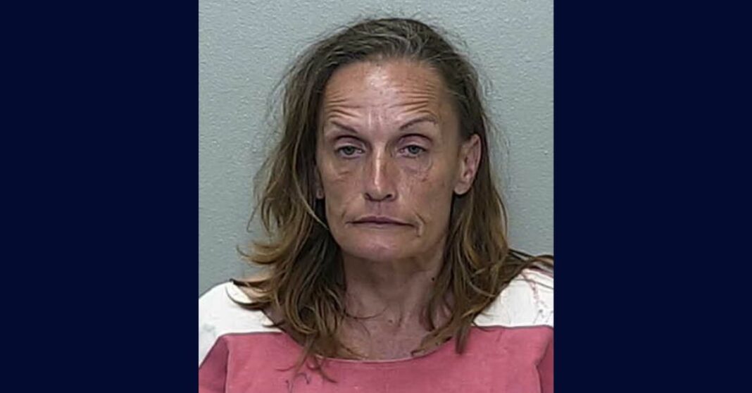 'I wish to God they would've been sharp as f—': Woman disappointed that 'dull' kitchen knives didn't kill her 83-year-old stepfather, cops say