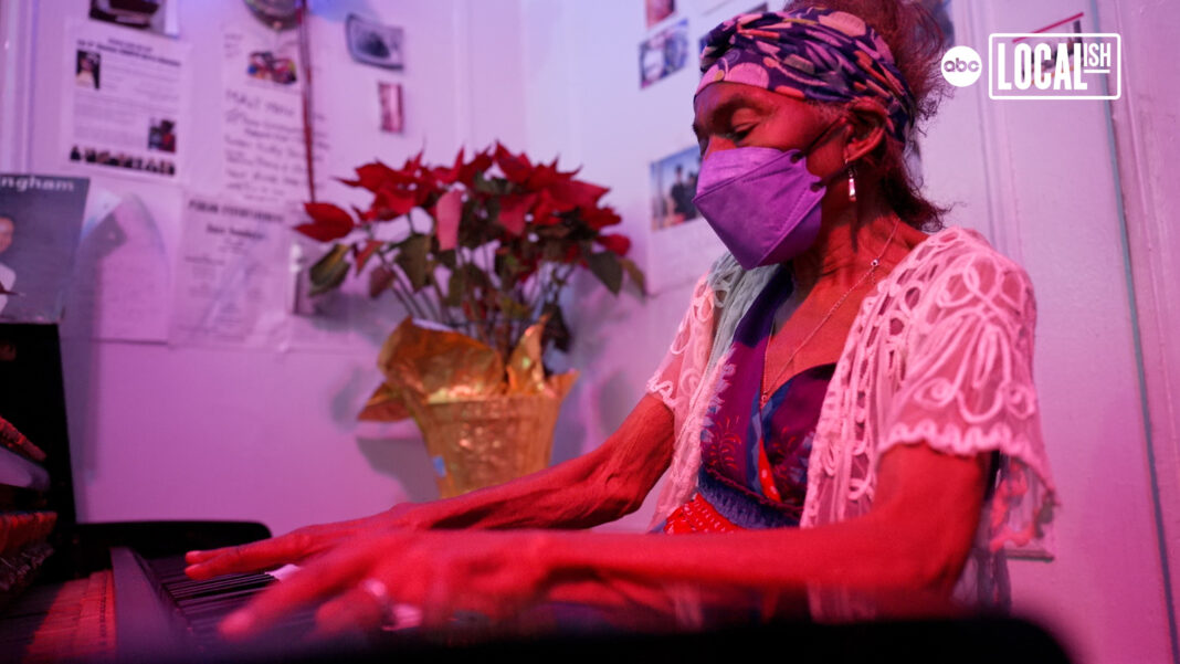 In Harlem living room, grieving mom's jazz tradition blends heart and soul