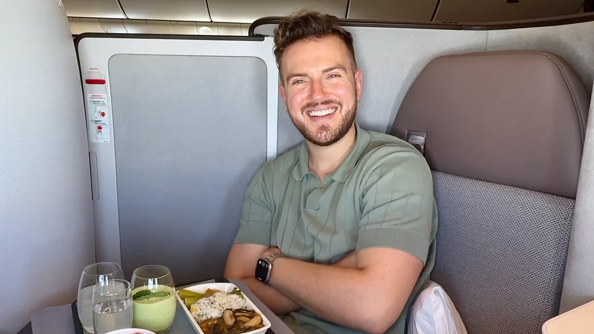 Influencer stranded due to Iran war because he refused to fly economy