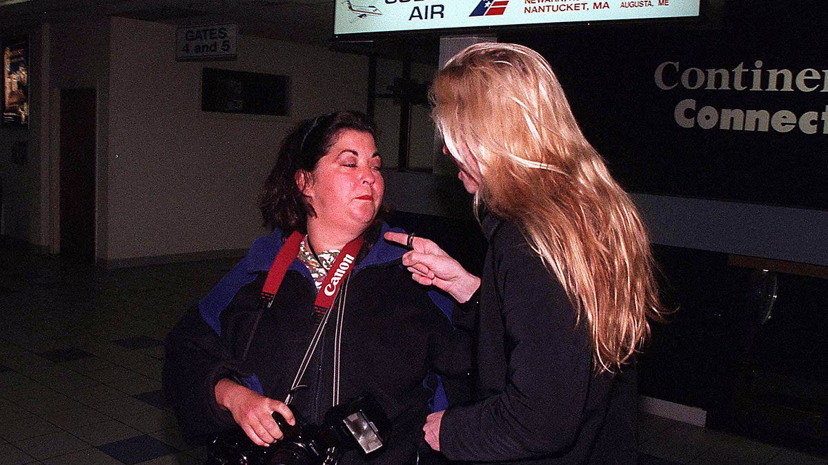 JFK Jr's demand and day Carolyn Bessette SPAT in photographer's face