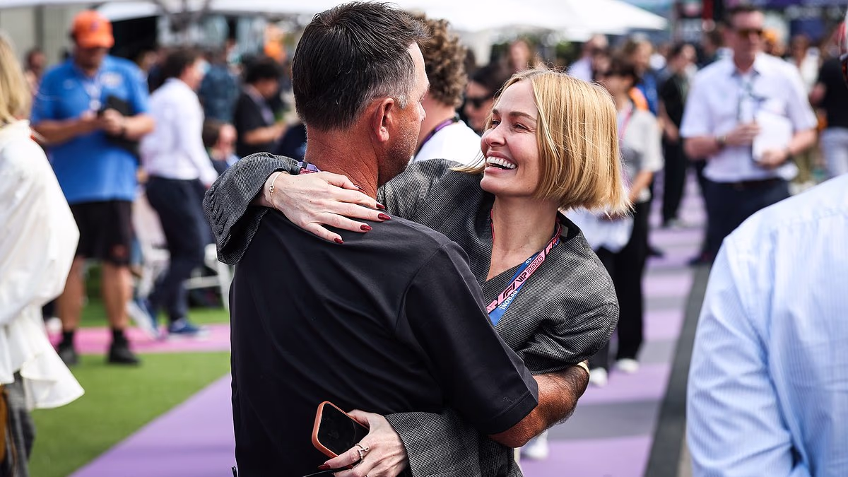 Lara Worthington has reunion with cricketer Ricky Ponting