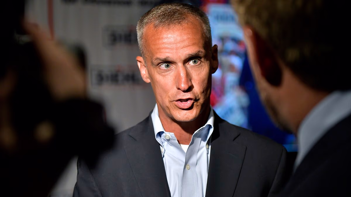 Lewandowski refuses to say if he'll quit DHS and praises Trump