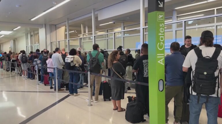 Navigating Chaos: TSA Staffing Shortages Lead to Lengthy Delays at Atlanta’s Hartsfield-Jackson Airport