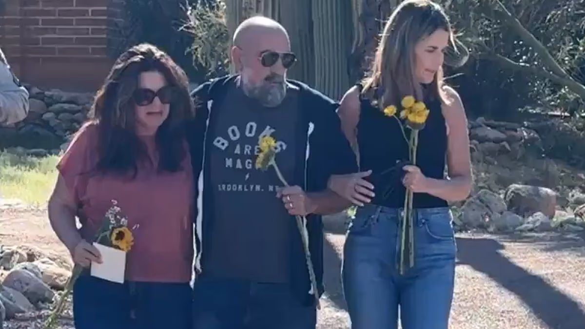 Note left by Savannah Guthrie and sister amid Nancy's disappearance