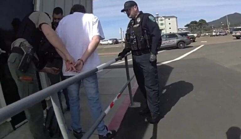 Oregon Incident: Man Stabbed by Car Passenger After Vehicle Hits Wife in Parking Lot Altercation