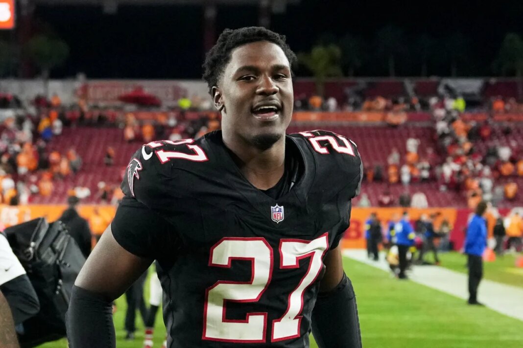 Prosecutors bring 3 felony charges against Falcons' James Pearce Jr. in domestic dispute