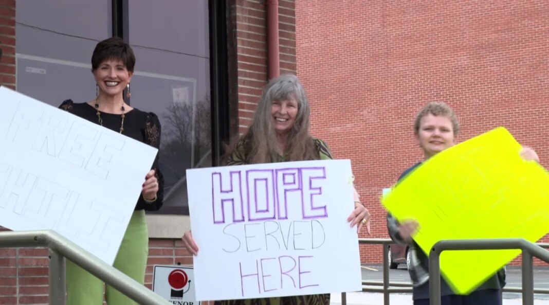 Regional Outlet gives out food to the people of Bristol, TN