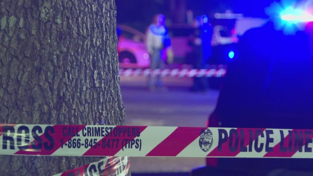 Shooting at Jacksonville apartment complex leaves man dead, another injured: JSO