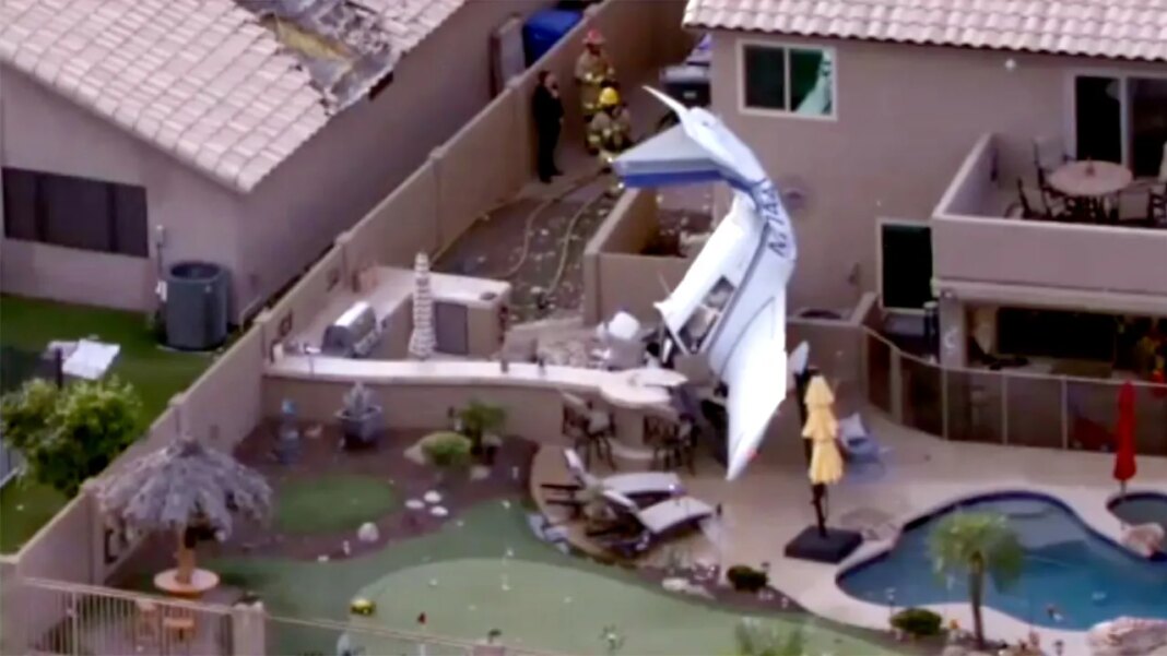 Small plane crashes into Phoenix home minutes after takeoff, injuring 3