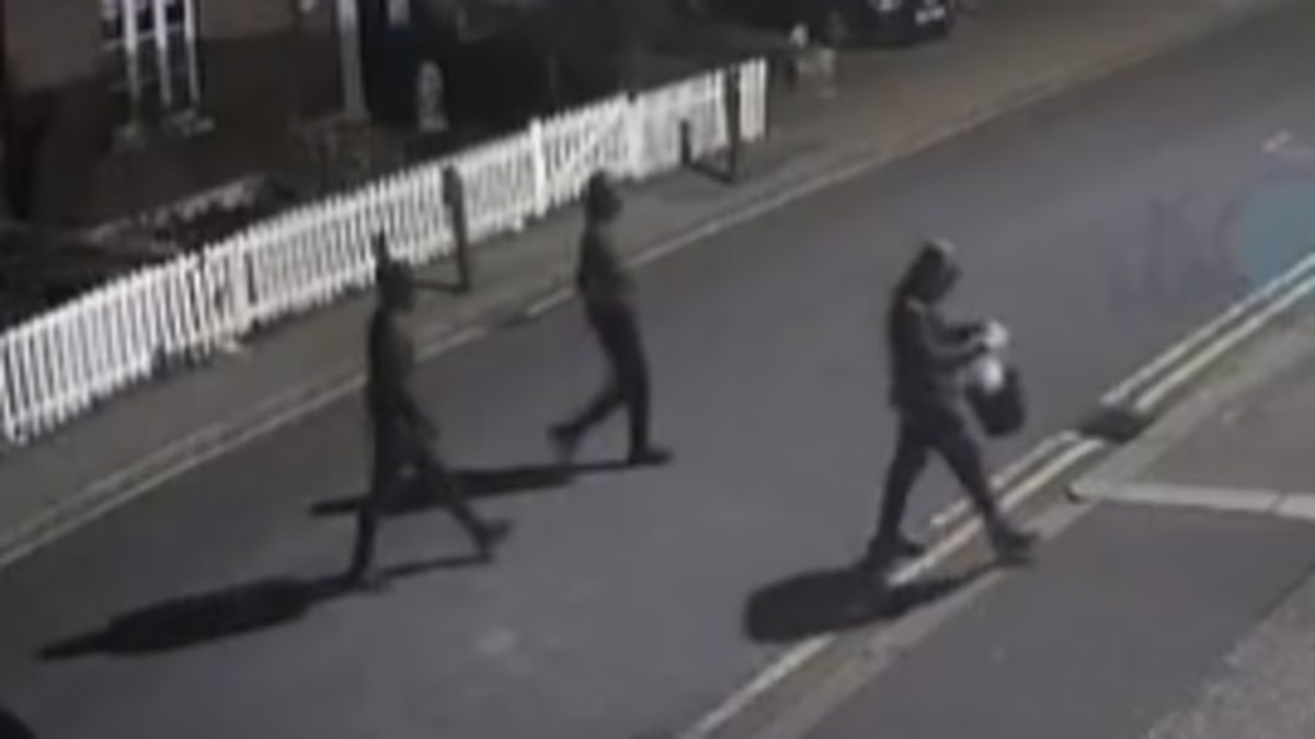 The Iran-backed sleeper cell claiming responsibility for Golders Green ambulance firebombing as counter terror cops lead hunt for three suspects