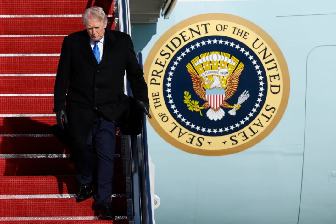 President Donald Trump walks down the stairs of Air Force One upon his arrival at Joint Base Andrews, Md., Monday, March 23, 2026. (AP Photo/Luis M. Alvarez)