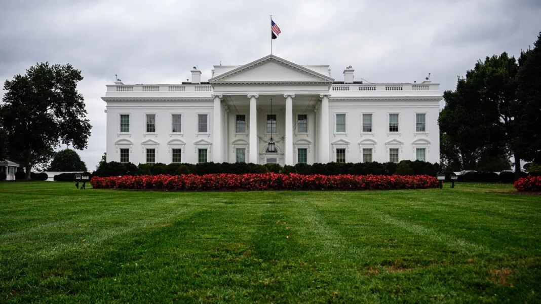 Van drives through barricade near White House