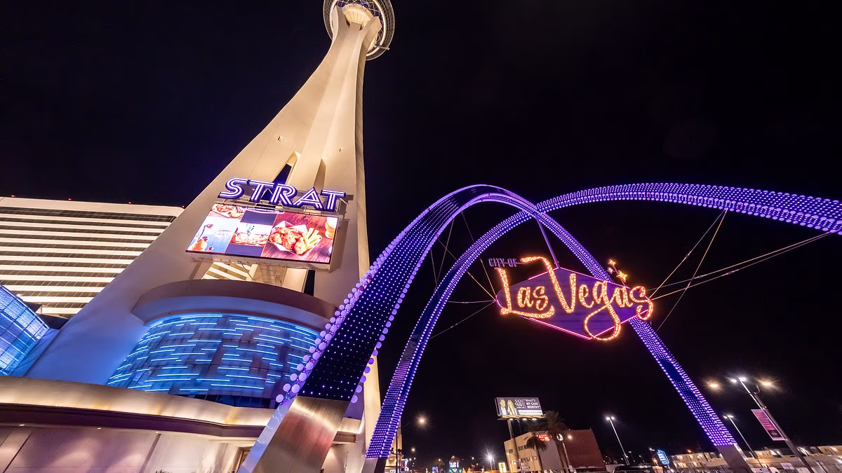 Vegas hotel threw lesbians out for being affectionate, lawsuit alleges