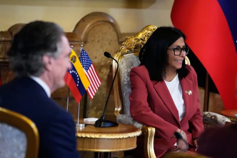 Venezuela’s Delcy Rodríguez Promotes Newly Opened Oil Sector to Investors at Florida Summit
