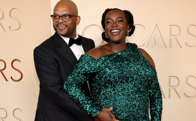 WUNMI MOSAKU SHOWS OFF HER GROWING BABY BUMP AT THE 2026 OSCARS