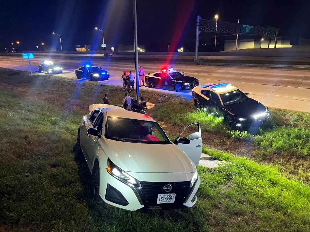 18-year-old driver ignores passengers’ pleas to pull over during police pursuit in Tampa: FHP