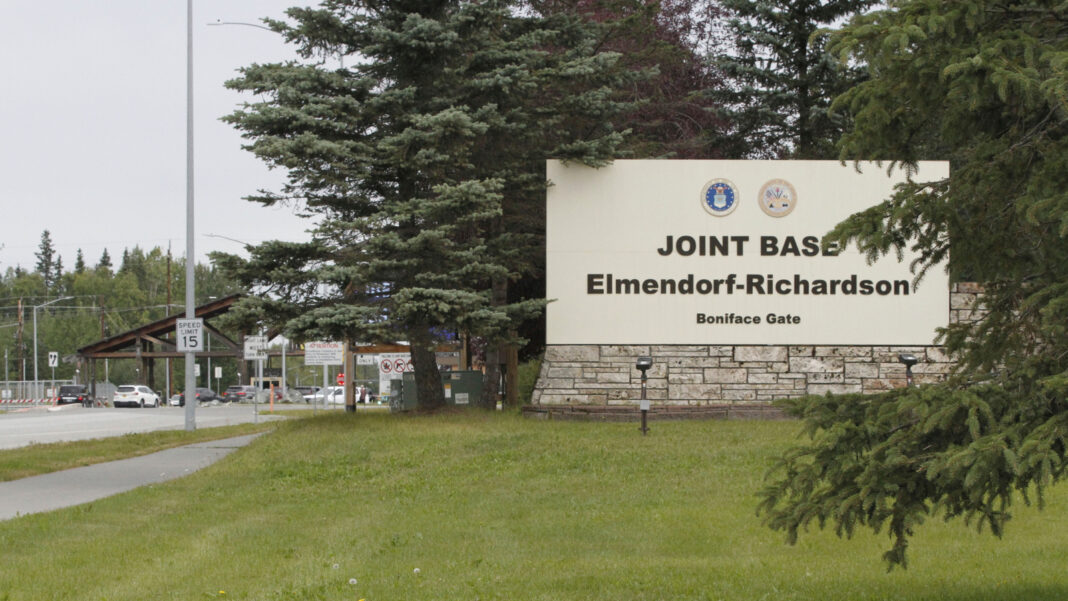 2 Alaska-based soldiers injured in encounter with brown bear during training exercise