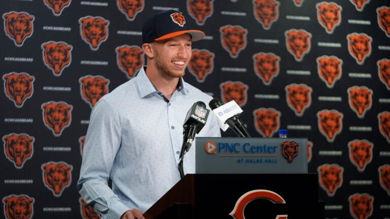 Chicago Bears Fans Eagerly Anticipate First-Round Pick Dillon Thieneman from Oregon in 2026 NFL Draft