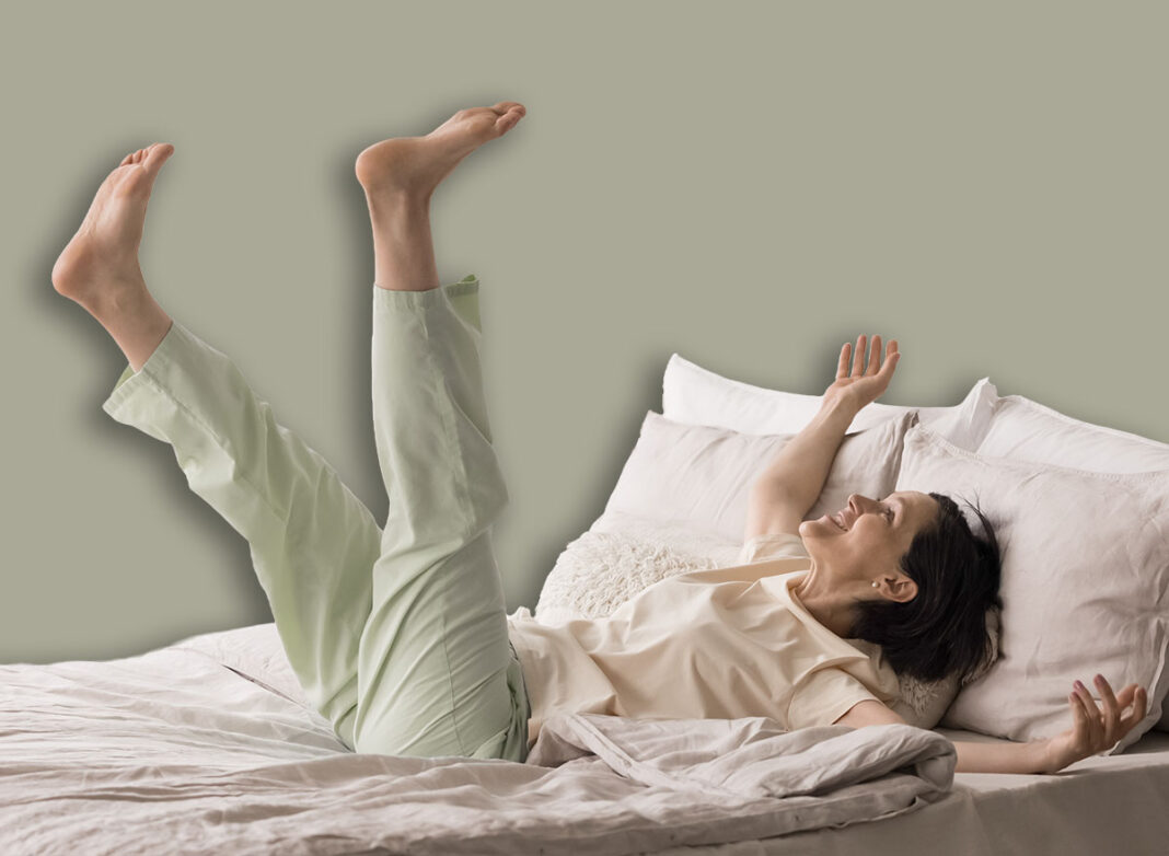 6 Gentle Bed Exercises That Restore Muscle Tone Faster Than Yoga After 65