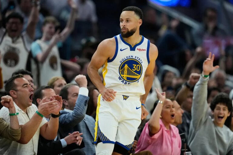 Stephen Curry Makes Triumphant Comeback to Warriors After Knee Injury Sidelines Him for Over 2 Months