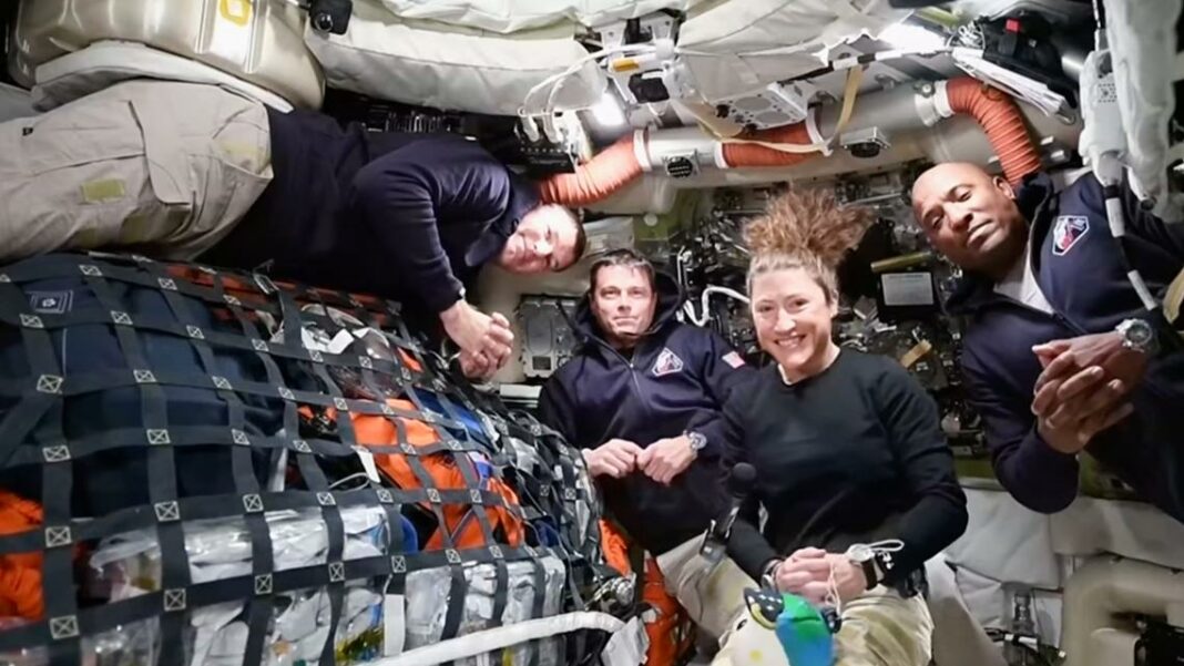 Artemis II leaves Earth's orbit and heads toward the moon