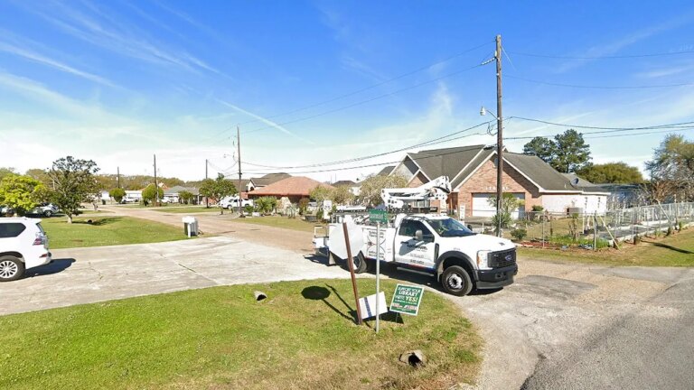 Louisiana Parade Chaos: Vehicle Crash Leaves 13 Injured, Sheriff’s Office Reports