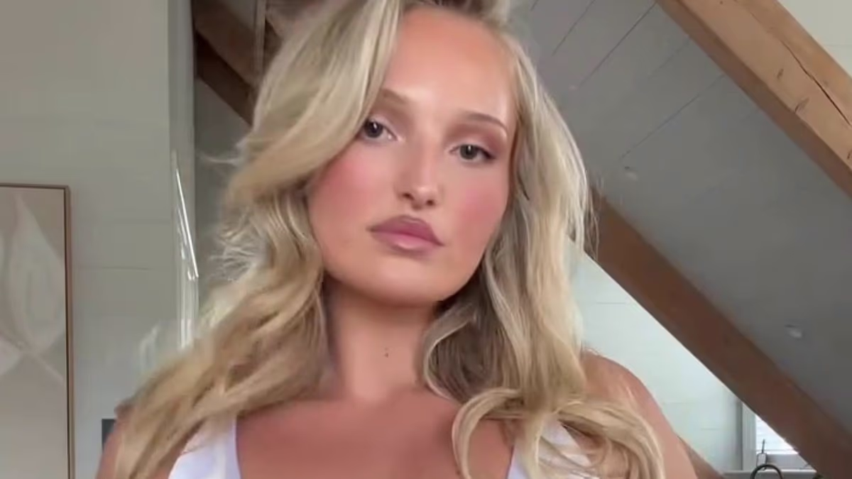 Aussie plus-sized model divides fans with her  welcome party wedding dress: 'That is so odd'