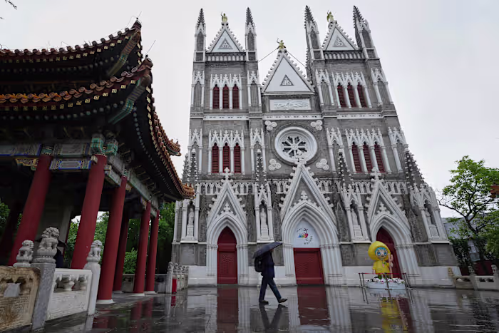 China raises pressure on underground Catholics to join official church, Human Rights Watch finds