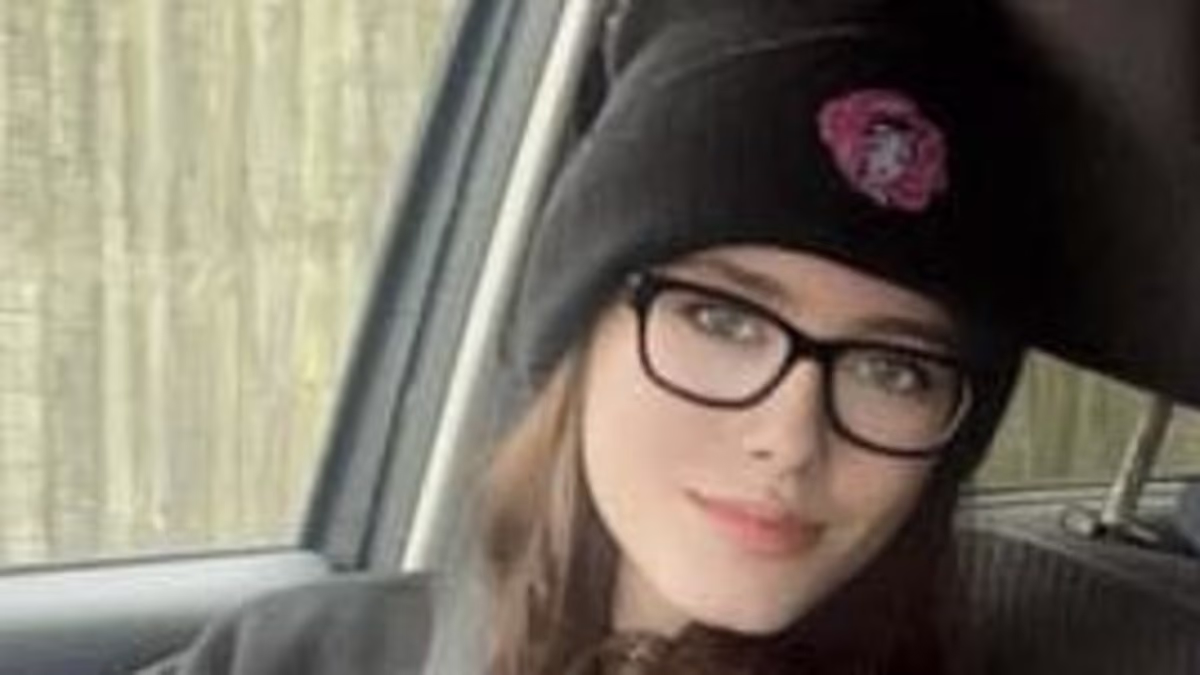 Dad tells of moment he found his daughter, 19, dead 'after dog attack'