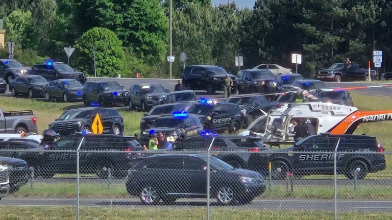 Deputy Wounded in Anderson County Traffic Stop Incident; Suspect Fatally Shot
