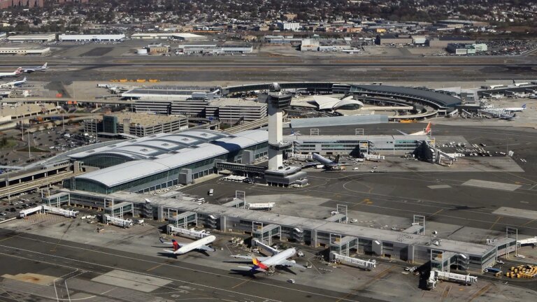 FAA Launches Investigation into JFK Near Miss Amid Heightened Air Traffic Safety Concerns